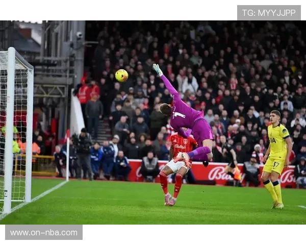 门将维卡里奥8次扑救难救主,热刺客场憾负曼联 门将维卡里奥8次扑救难救主,热刺客场憾负曼联